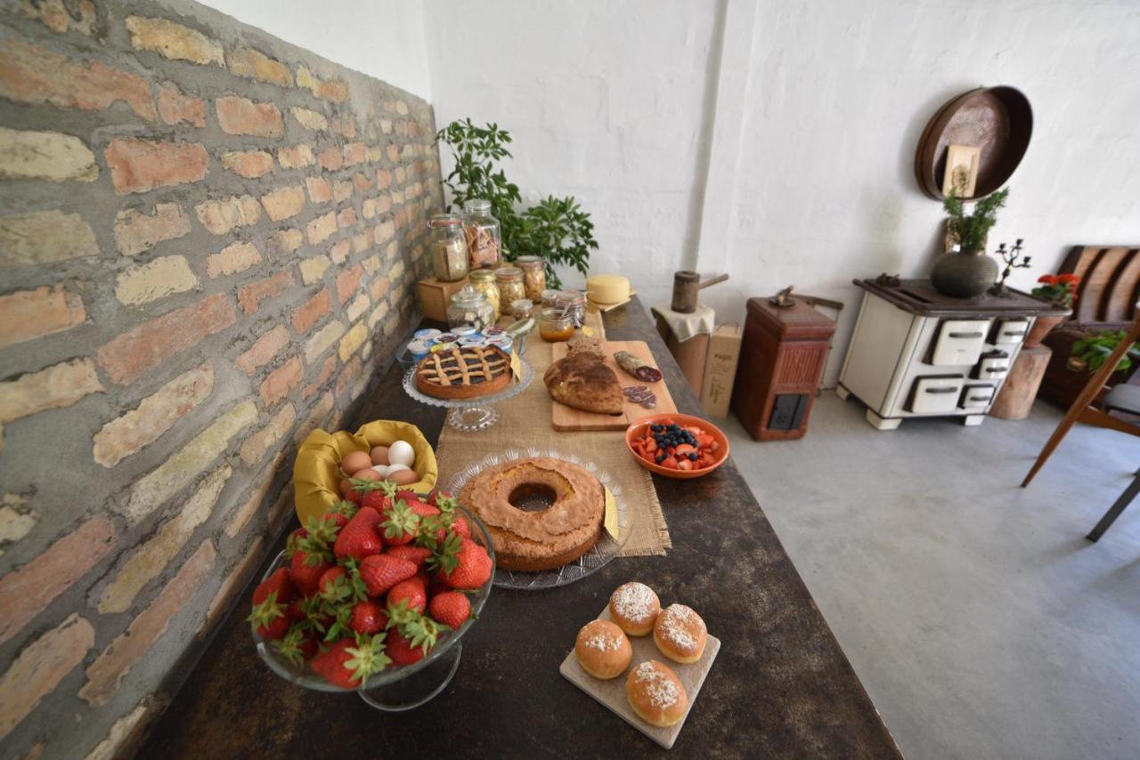 Capannone111 Bed & Breakfast Castiglione di Ravenna Eksteriør bilde