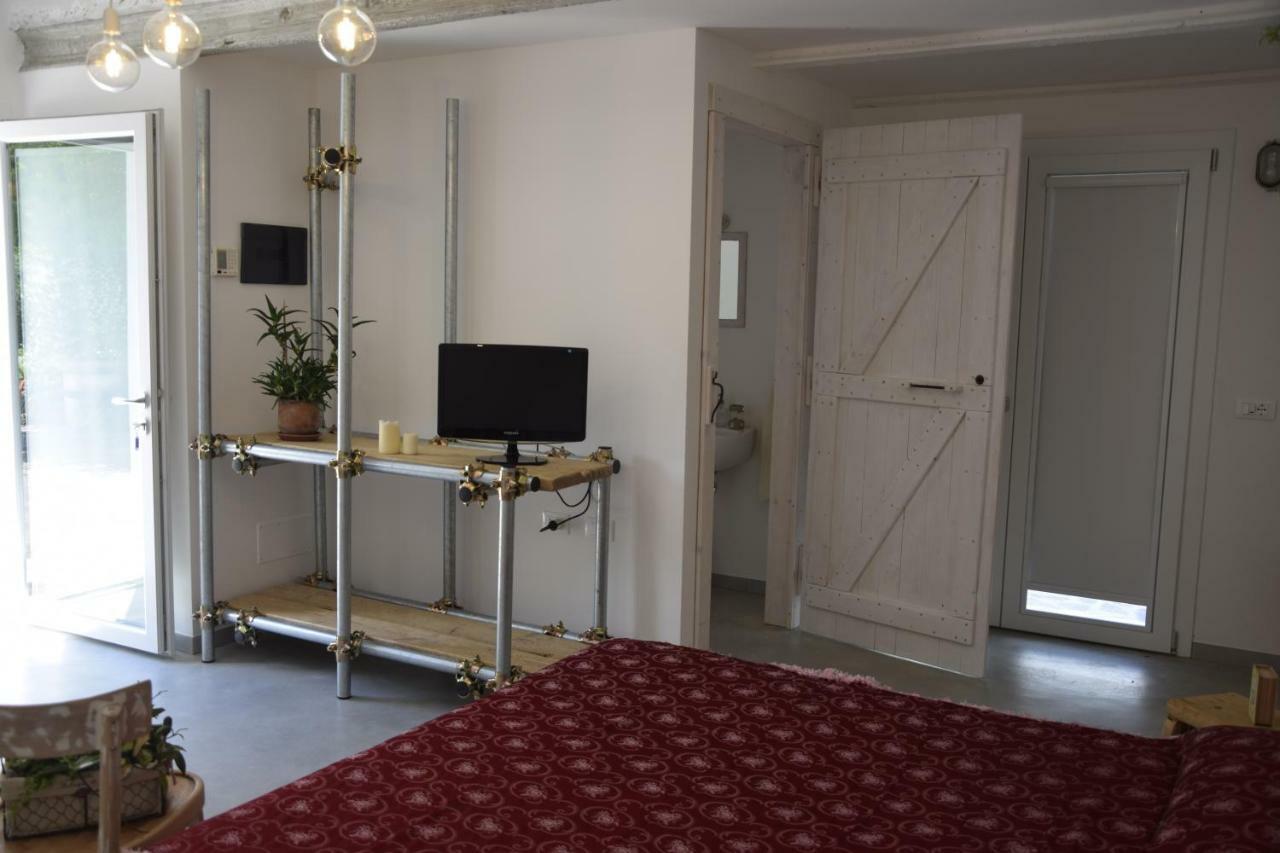 Capannone111 Bed & Breakfast Castiglione di Ravenna Eksteriør bilde